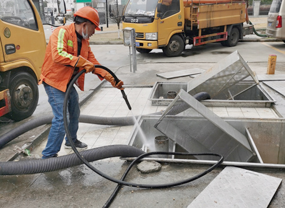 茄子河隔油池清理